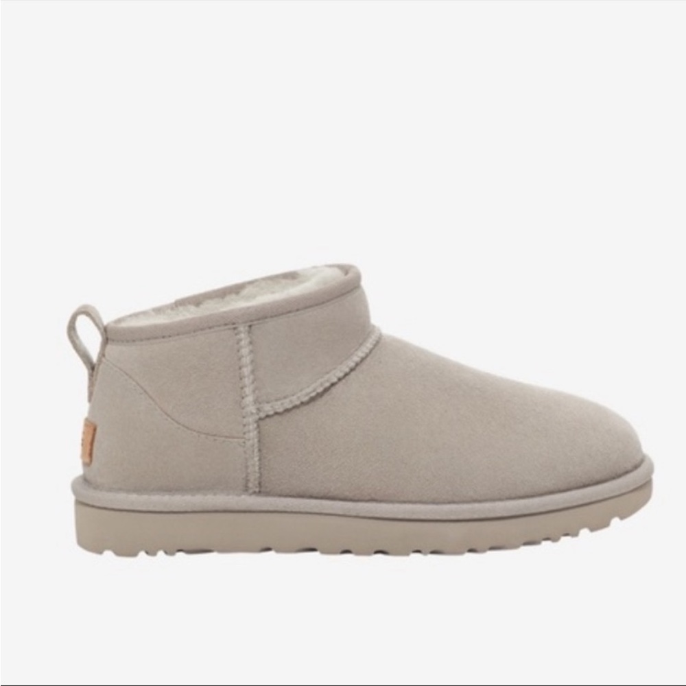 BNIB ultra mini uggs - SOLD OUT RARE COLOR!